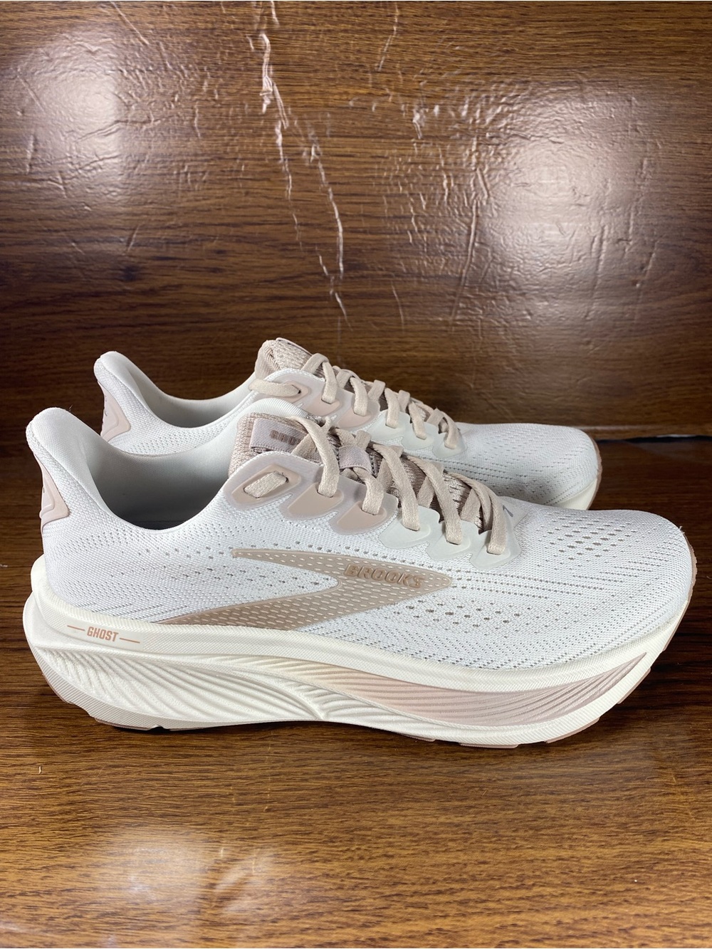 Brooks Ghost 17 women’s shoe size 8
